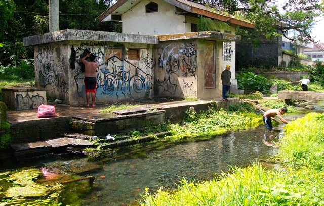 Tolak Pembangunan Gedung MBG di Area Sumber Mata Air Gemulo